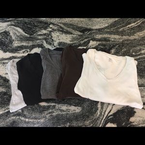 GAP Neutral v-neck t-shirts